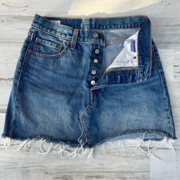 Levi’s Jean Short Skirts Size 28‎ - Picture 1 of 11